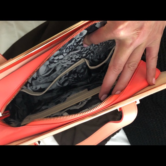 TED BAKER BAG!! NWT!! - Picture 3 of 6